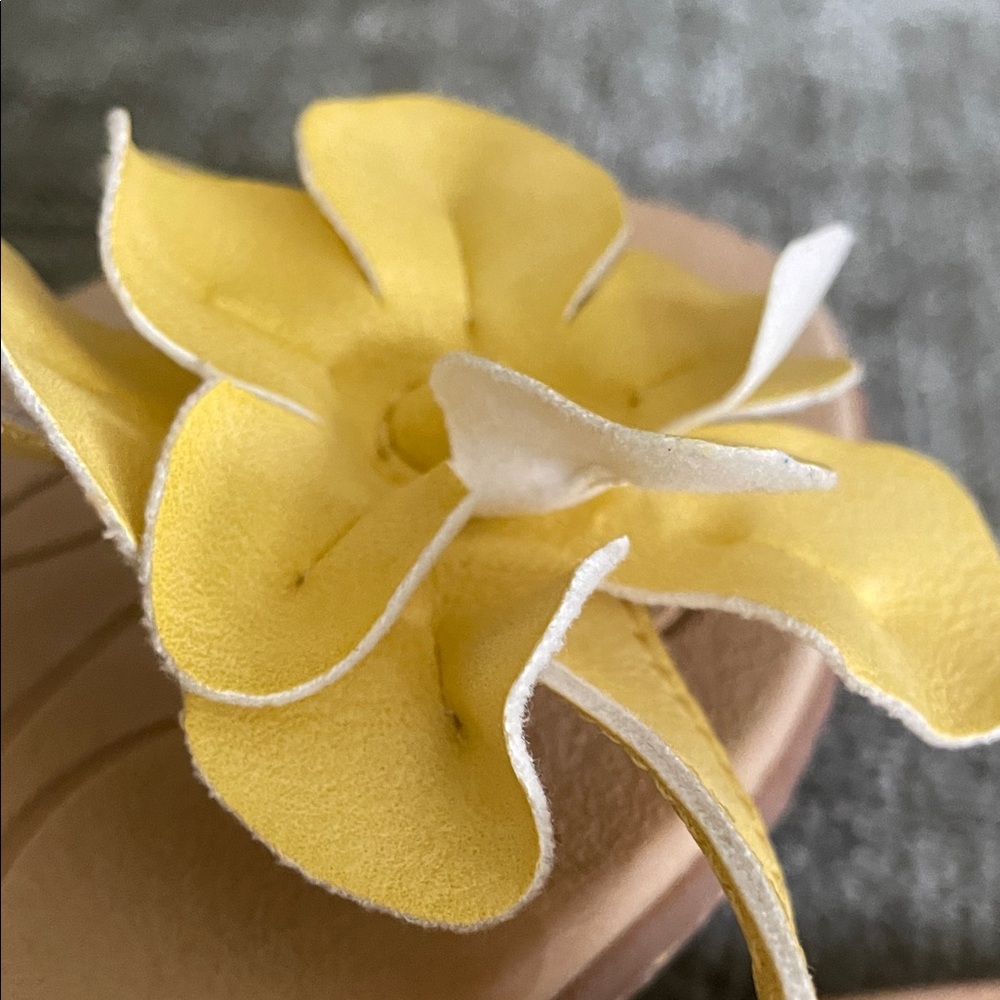 b.o.c. Sunny Yellow Floral Sandals - Picture 3 of 3